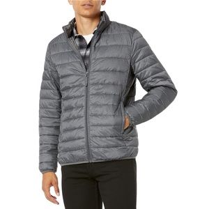 Amazon Essentials Men's Packable Lightweight Water-Resistant Puffer Jacket